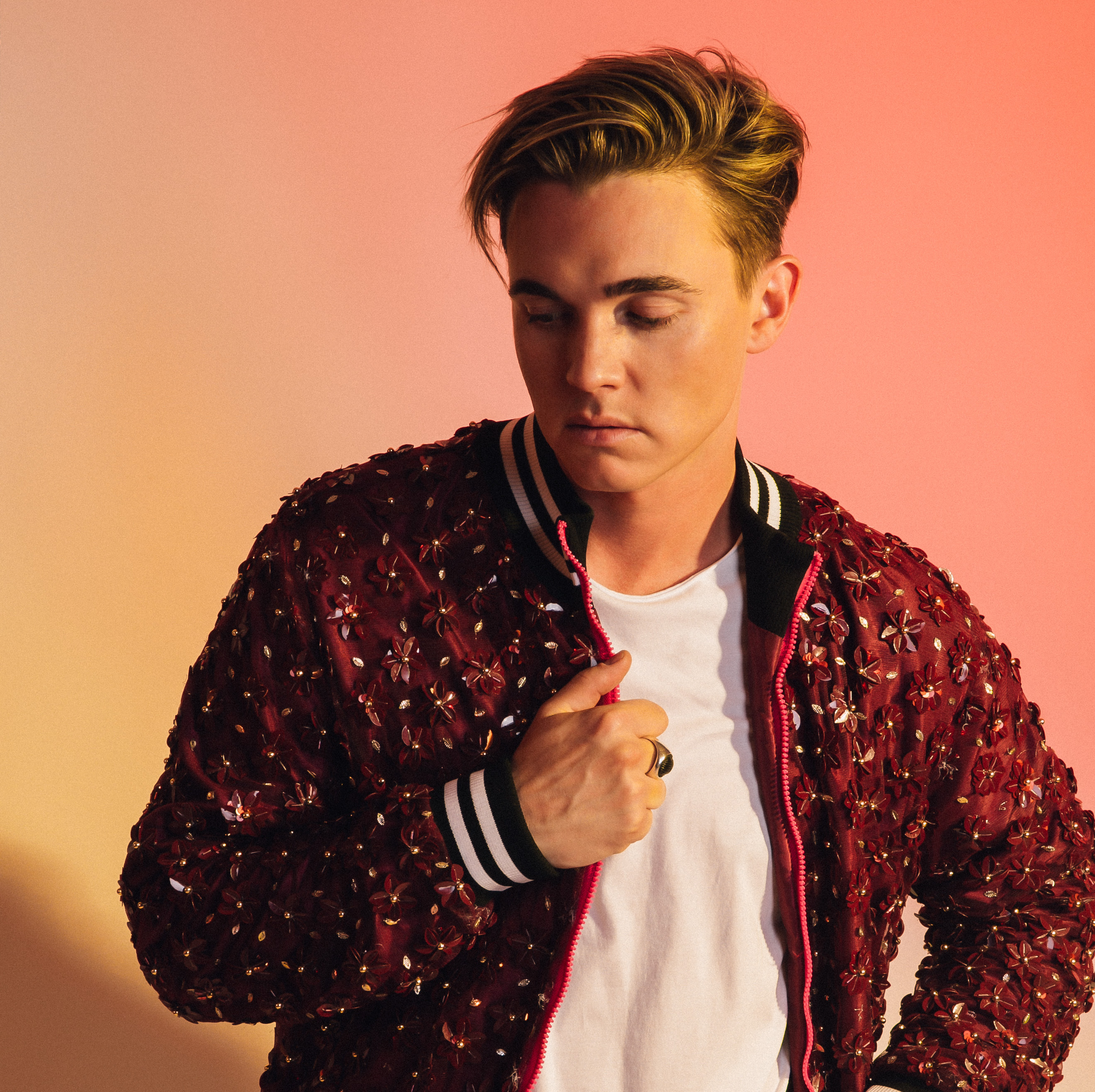 JESSE MCCARTNEY PERFORMS AT SEAWORLD THIS WEEKEND